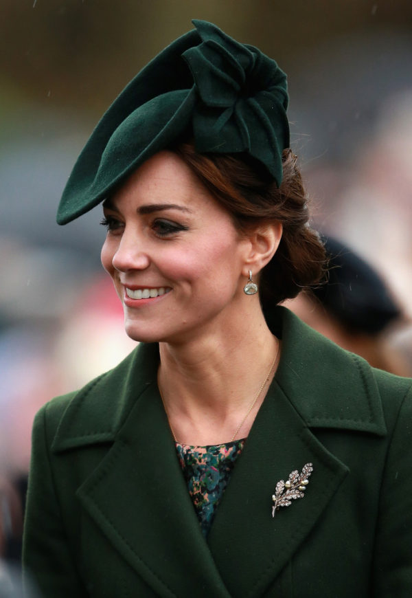 KateMiddletonBroochesDiamondBrooch-600x870.jpg