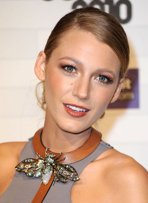 Blake-Lively-Brooch.jpg